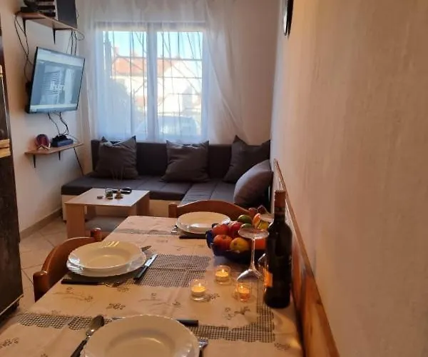 Апартаменти Petra